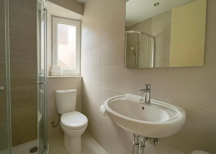 Spacious Three-bedroom Seafront In Prestigious Sv6 Daire