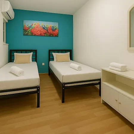 公寓 Spacious Three-bedroom Seafront In Prestigious Sv6