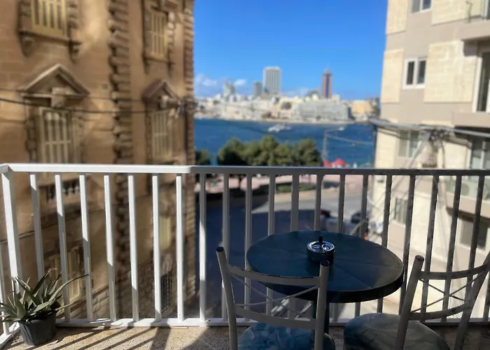 Spacious Three-bedroom Seafront In Prestigious Sv6 Appartamento *