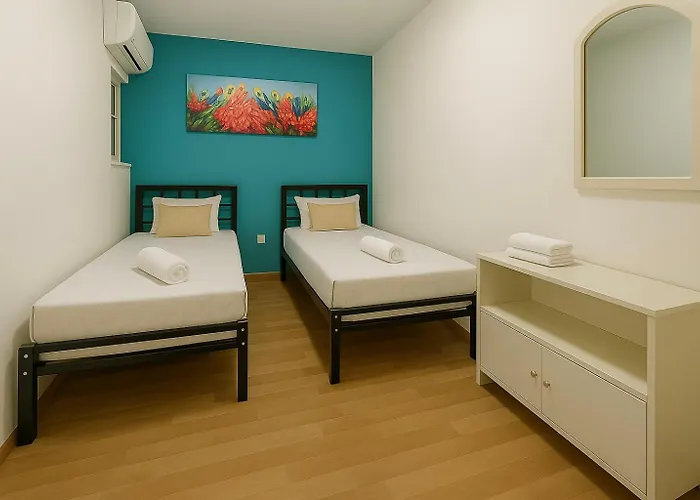 Appartamento Spacious Three-bedroom Seafront In Prestigious Sv6